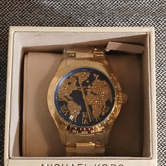 Micheal Kors Layton Blue Pave Crystal Dial MK 6243 Womens Watch - Picture 15 of 16